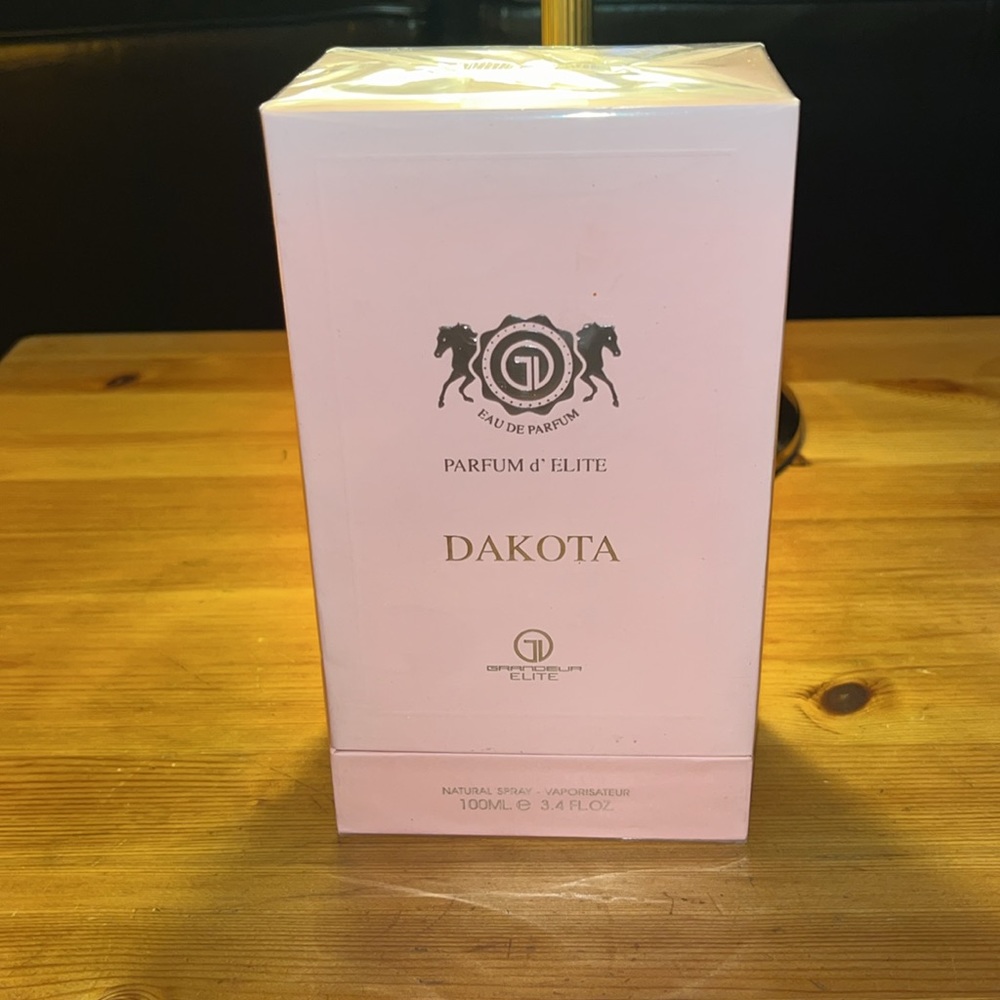 DAKOTA Parfum d’ Elite Natural Spray 100 ml 3.4 fl oz NWT - Picture 7 of 7